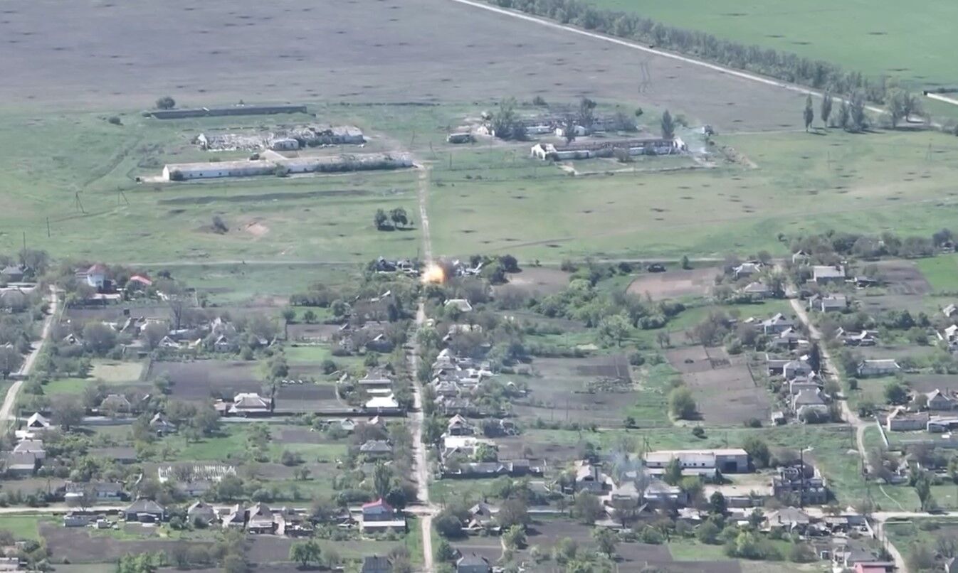 Момент удара сняли на видео. dqxikeidqxidqrant