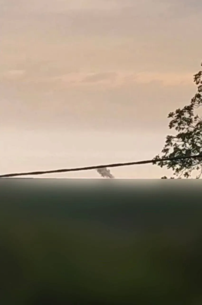 Последствия вражеской атаки в пригороде Днепра dqxikeidqxidqrant