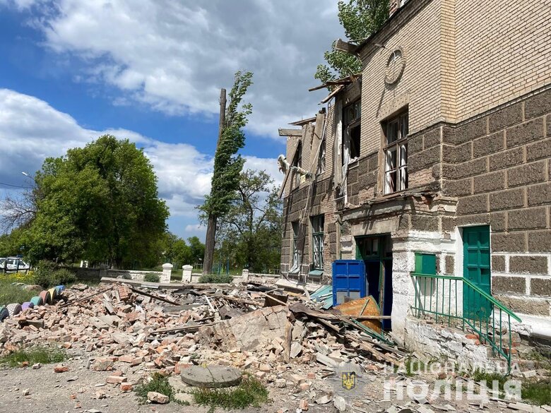 За сутки российские захватчики 28 раз обстреляли Донецкую область. Есть погибшие и раненые 13