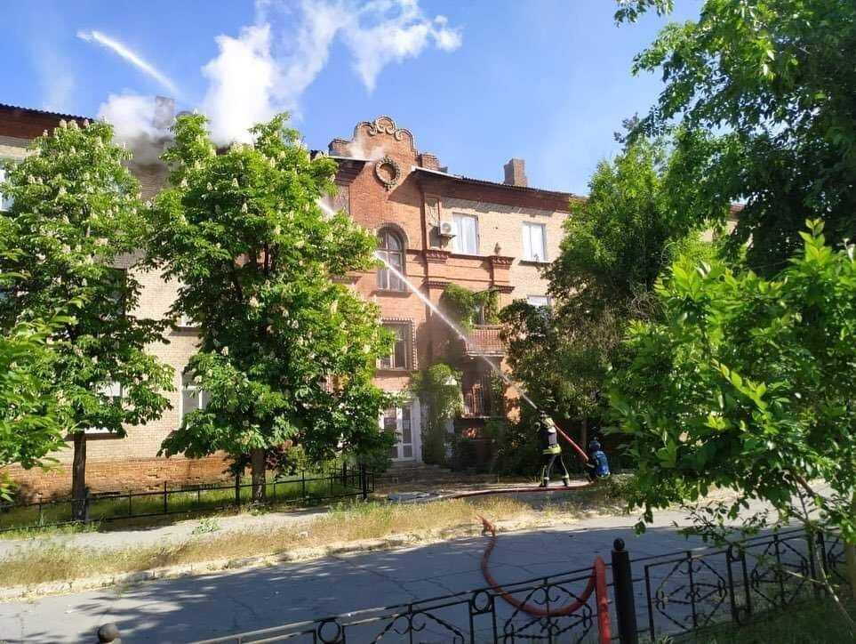 На некоторые пожары спасатели не могли прибыть вовремя из-за постоянных обстрелов