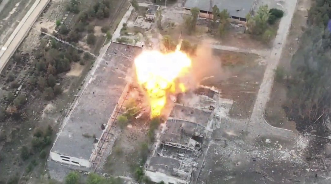 Детонация боекомплекта миномета