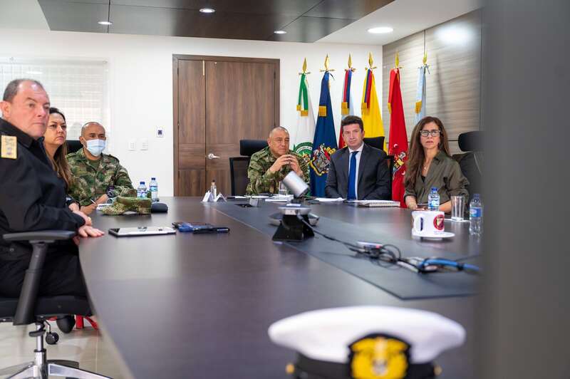 Специалисты из Колумбии будут учить украинцев разминированию dqxikeidqxidqrant