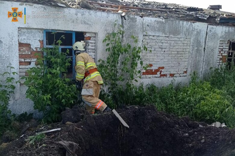 Ліквідовано пожежу, спричинену ворожим обстрілом на Сумщині, - ДСНС 01 dqxikeidqxidqeant