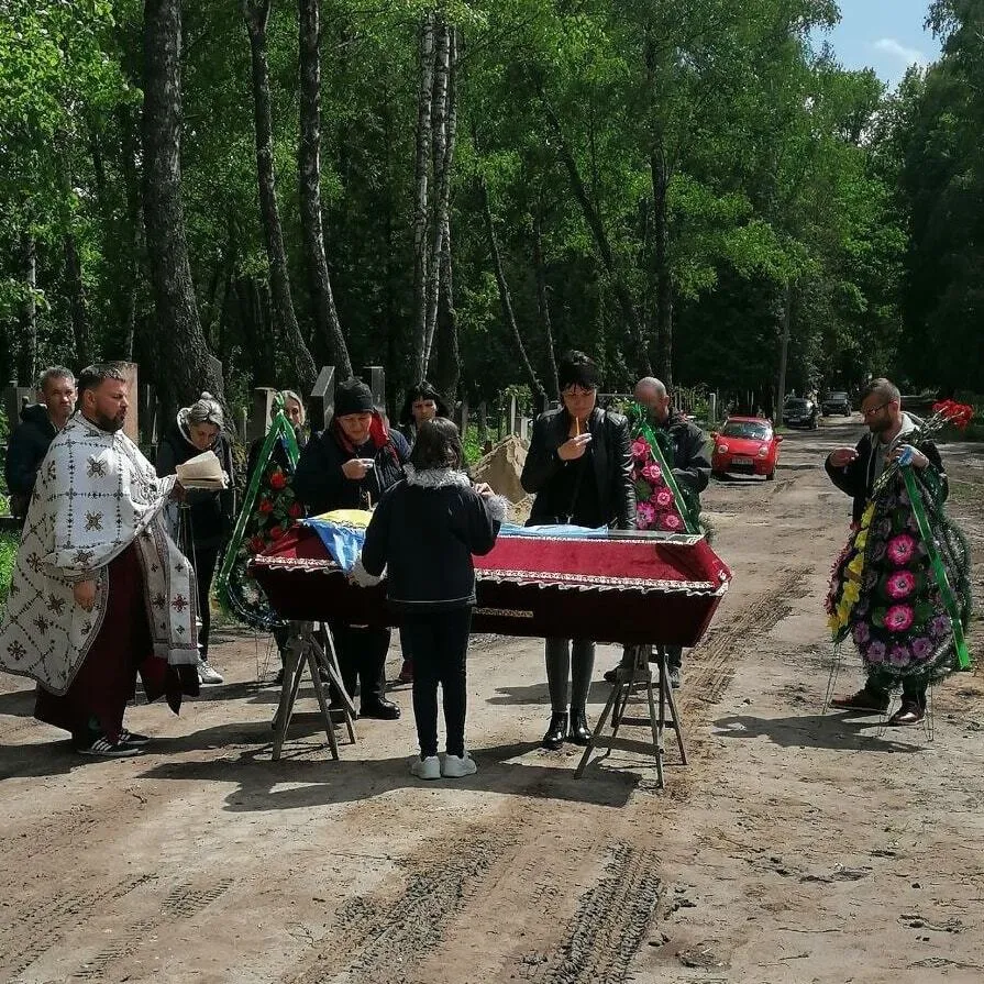 В Чернигове попрощались с тремя защитниками Украины. dqxikeidqxidqeant