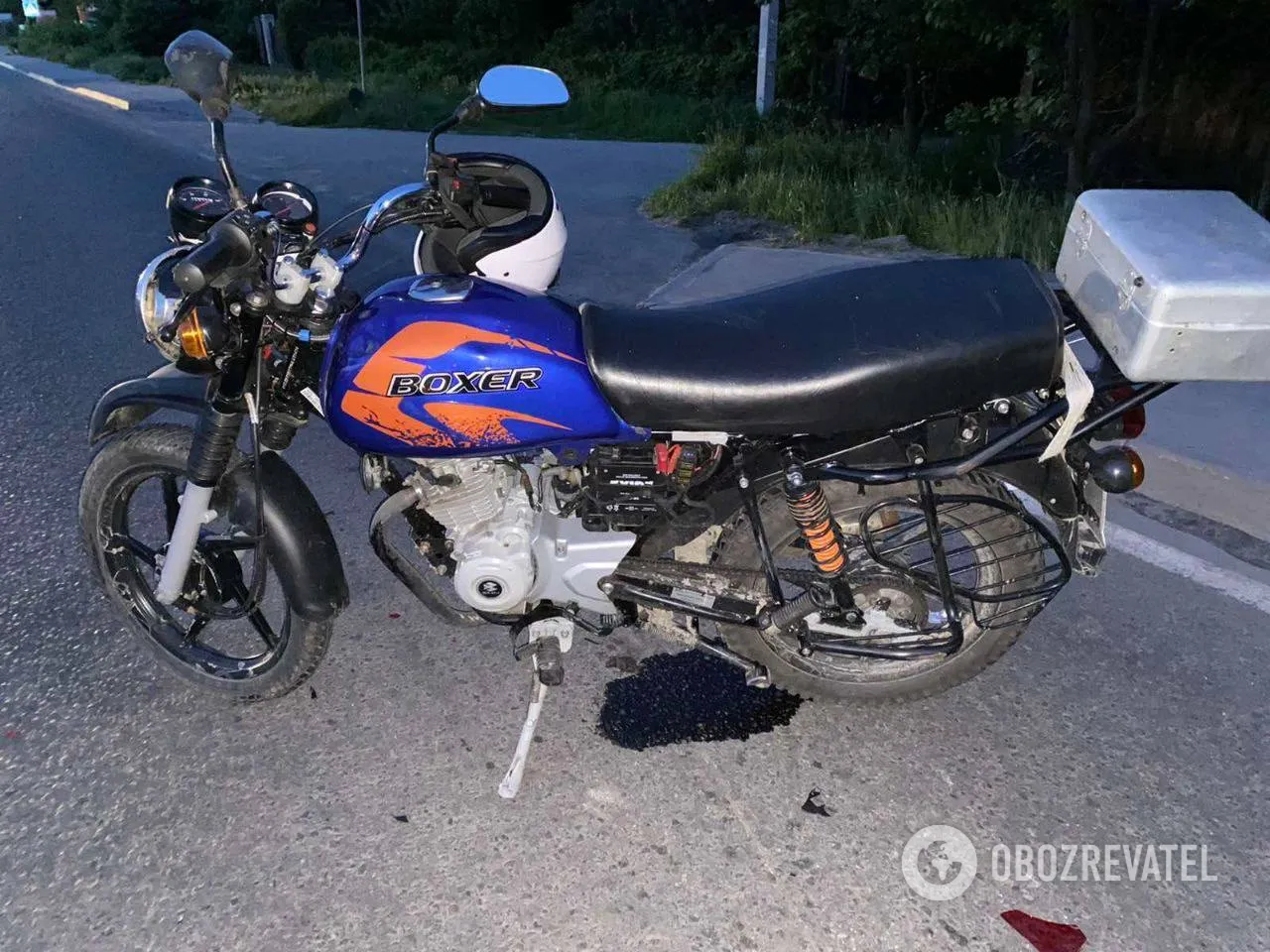 Мотоциклист на скорости протаранил легковушку.