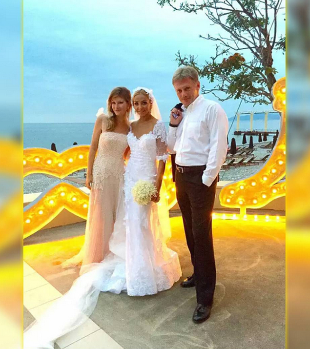 Дмитрий Песков, Татьяна Навка и жена Олега Митволя Личная страничка героя публикации в соцсети