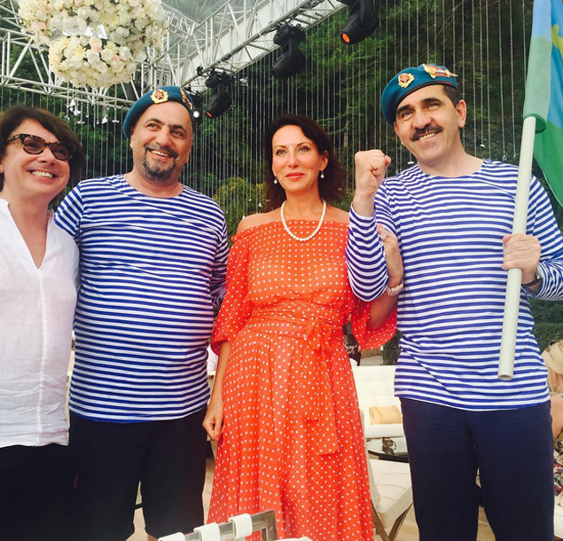 Второй день свадьбы Навки и Пескова начался с празднования дня ВДВ Личная страничка героя публикации в соцсети