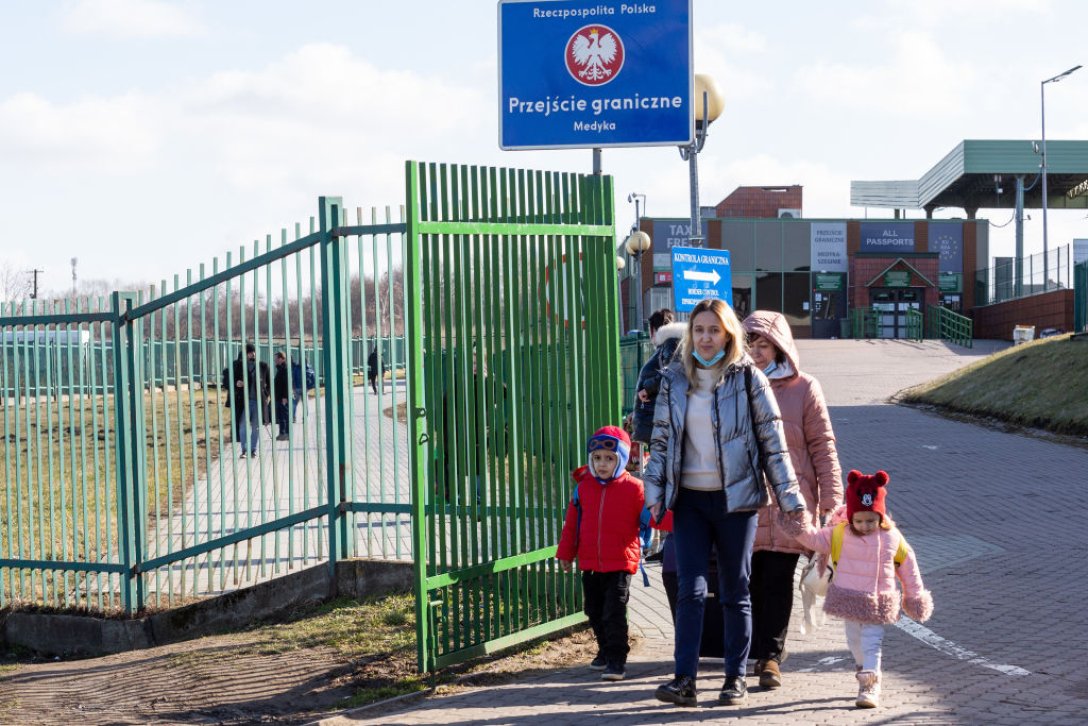 Соседняя Польша стала страной, которая приняла больше всего украинцев по российского вторжения dqxikeidqxidqrant