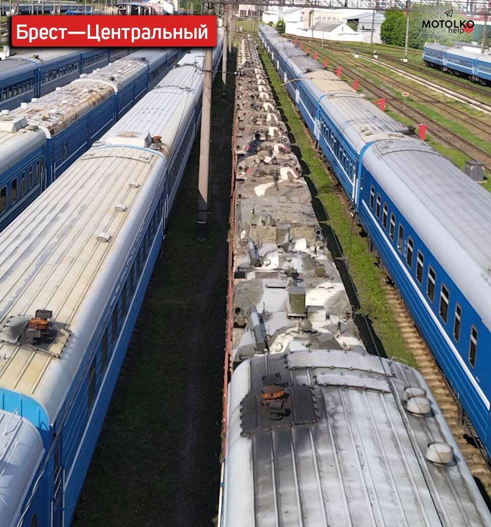 Эшелон с военной техникой в Беларуси