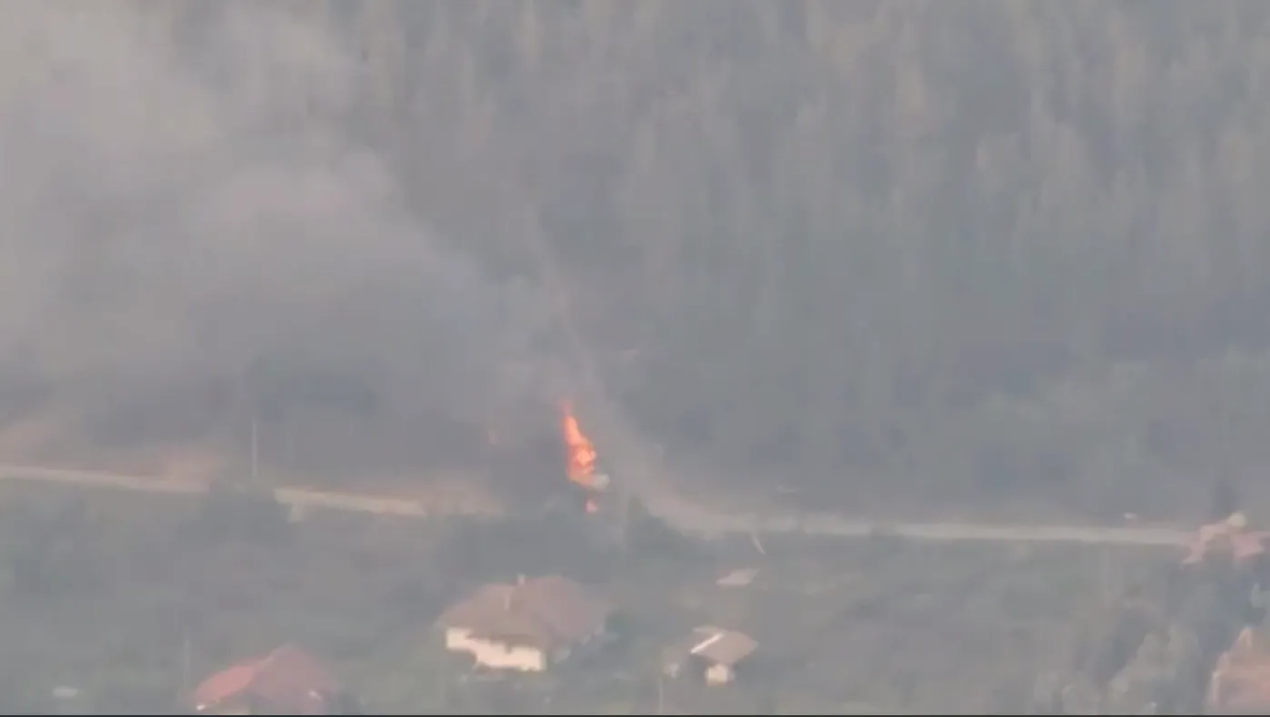 Затем начинается детонация боекомплекта