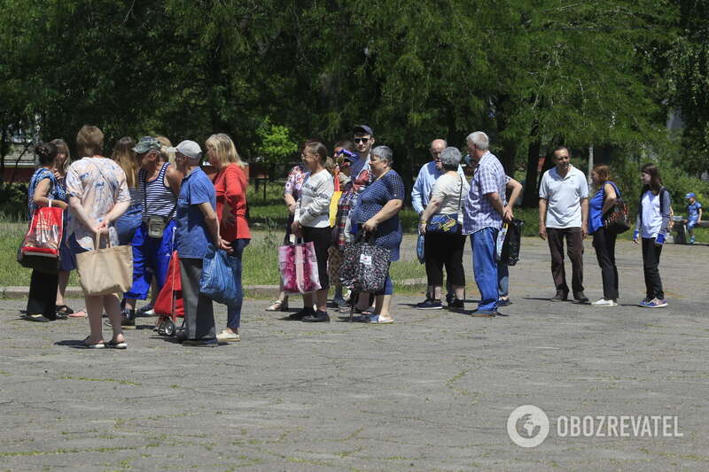 Несмотря на постоянные обстрелы, в городе остаются люди