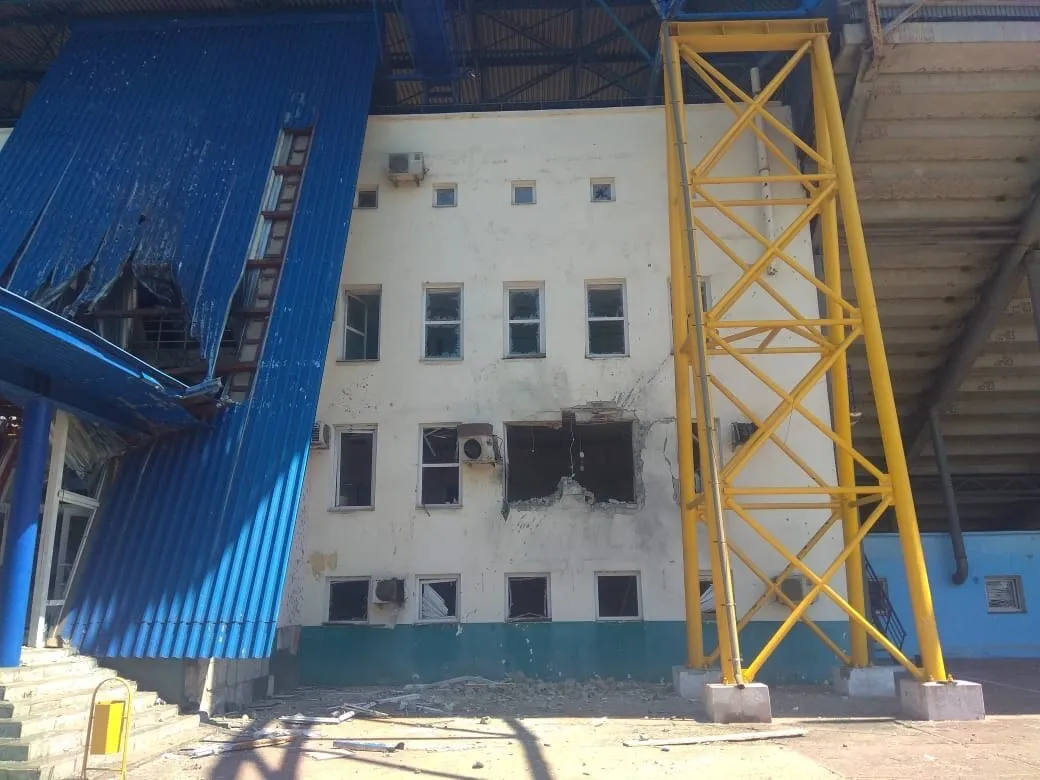 Стадион им. Бойко в Мариуполе полностью разрушен