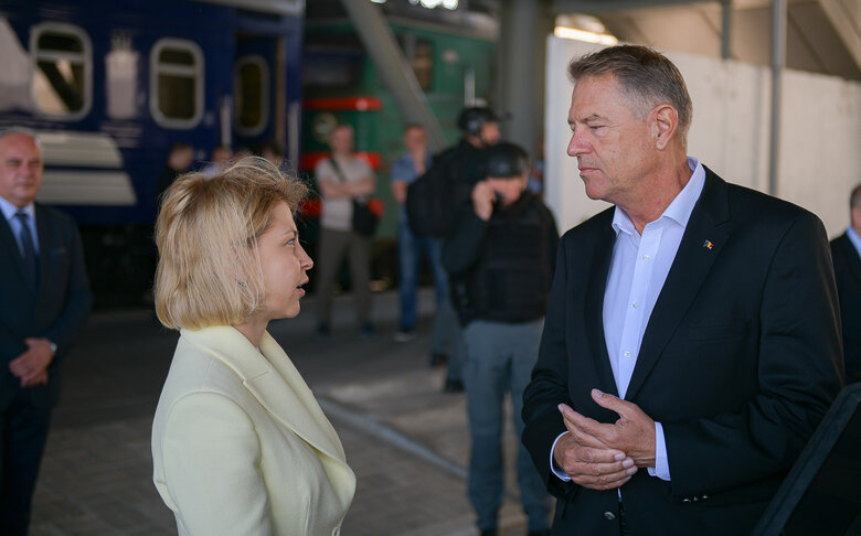 Президент Румынии Йоханнис прибыл в Киев: Незаконная российская агрессия должна прекратиться 03