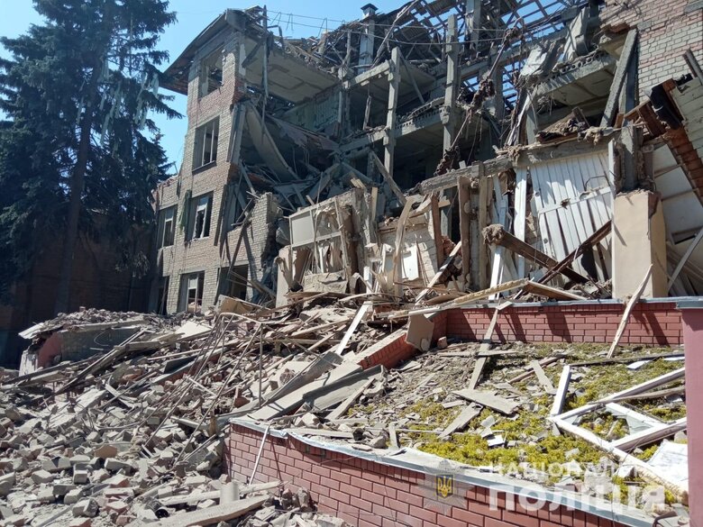 Российские оккупанты ударили по корпусу колледжа в Харькове: Никто не пострадал 06