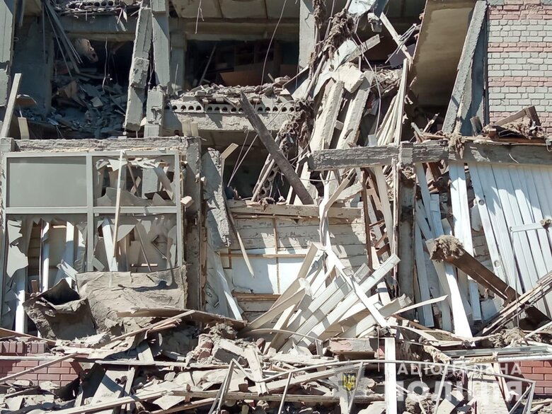 Российские оккупанты ударили по корпусу колледжа в Харькове: Никто не пострадал 08