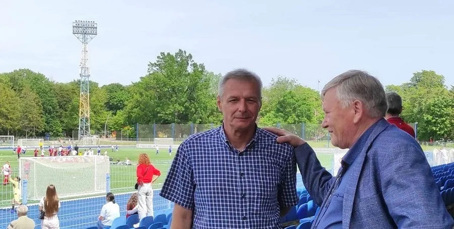 Юрий Малыгин (в центре) dqxikeidqxidqrant