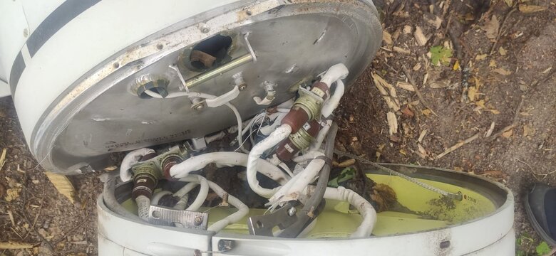 Лісничі на Вінниччині виявили ворожу крилату ракету Калібр, збиту засобами ППО 01 dqxikeidqxidqeant