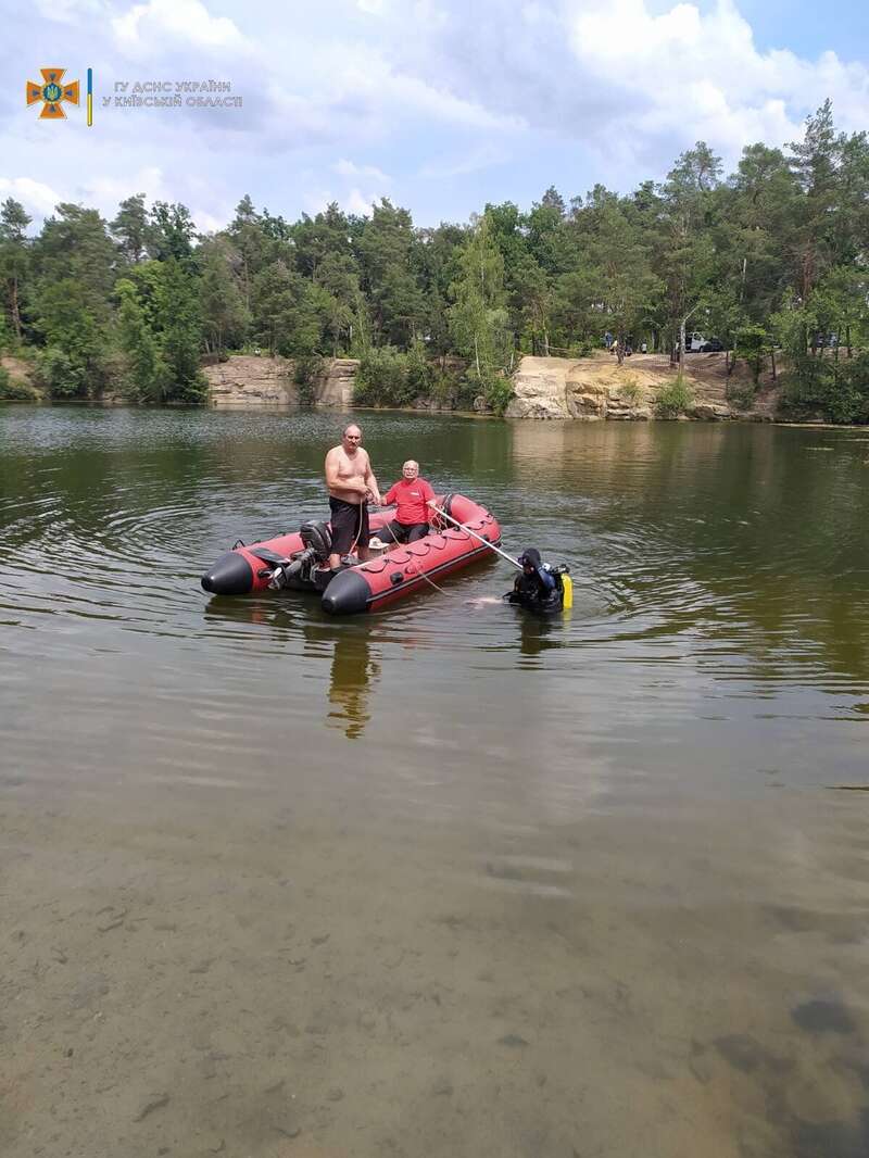 Тело парня искали два дня.