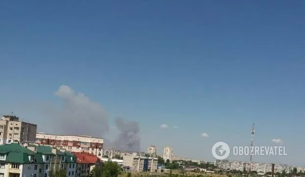 Дым после взрывов в Чернобаевке 2 июля dqxikeidqxidqeant