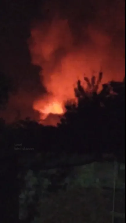 На месте вспыхнул пожар