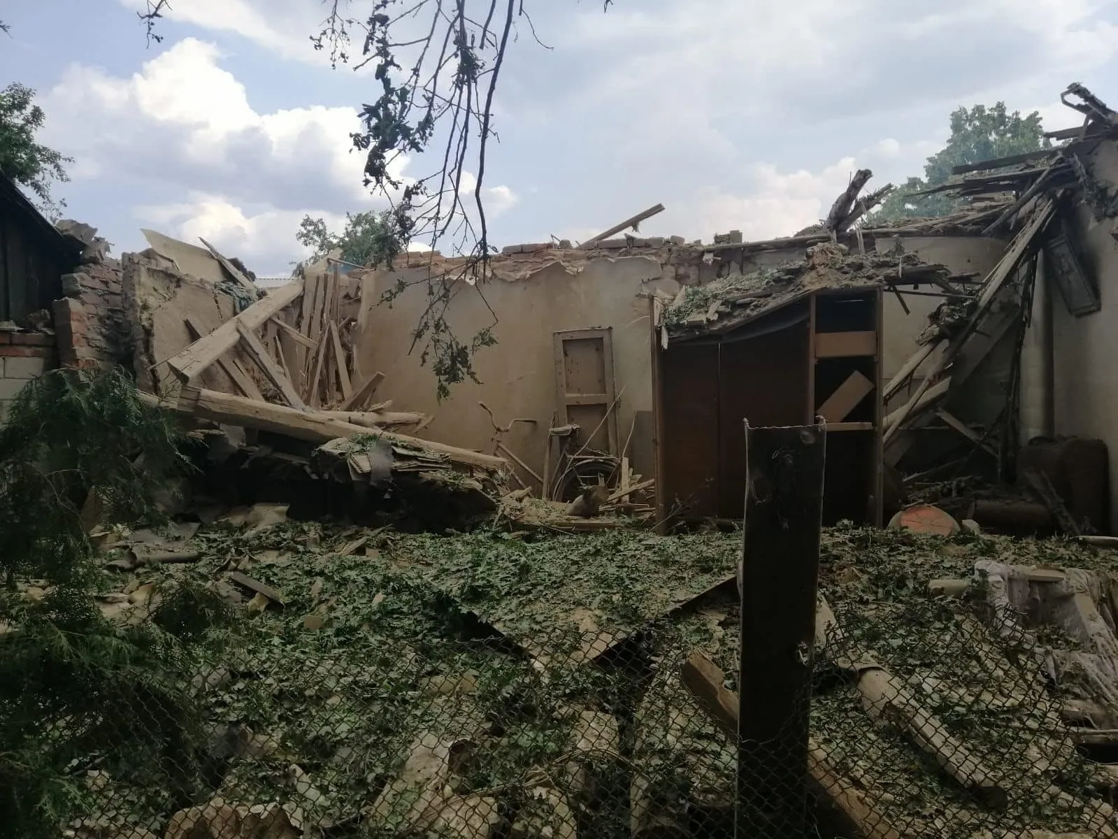 Разрушенный дом