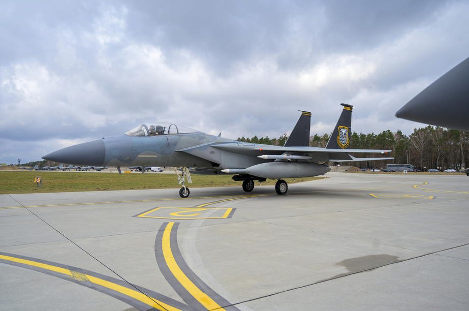  쳿  F-15 Eagle      , , 22  2022 .