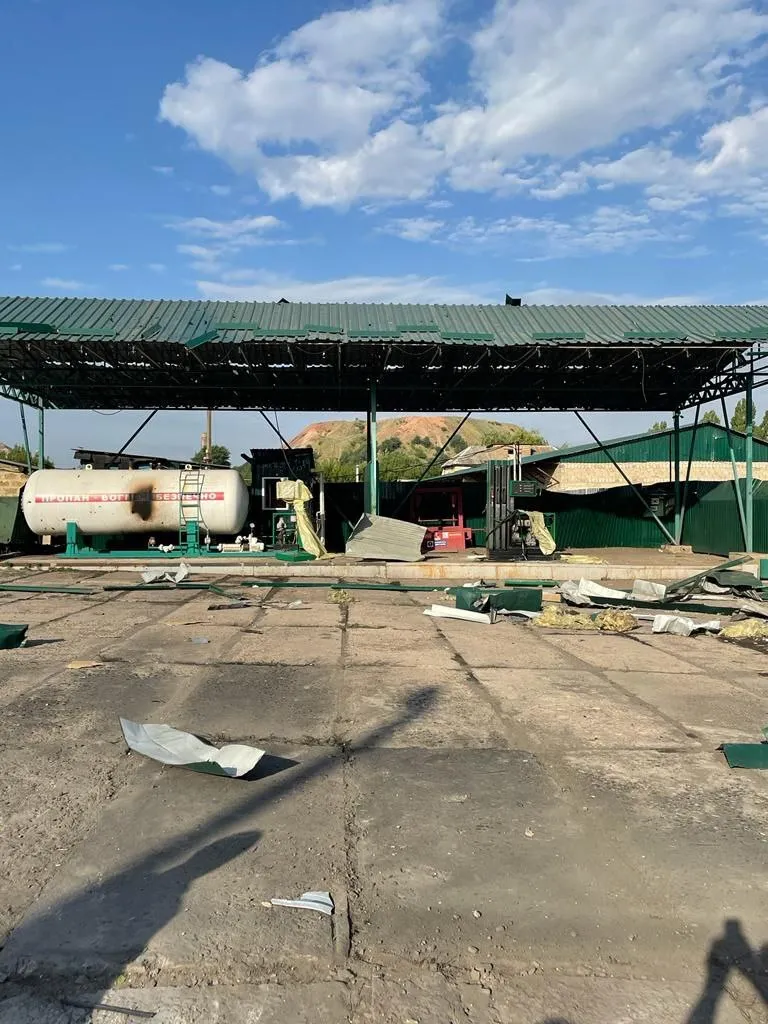 В Донецкой области россияне разбомбили больницу, жилые дома и детскую площадку