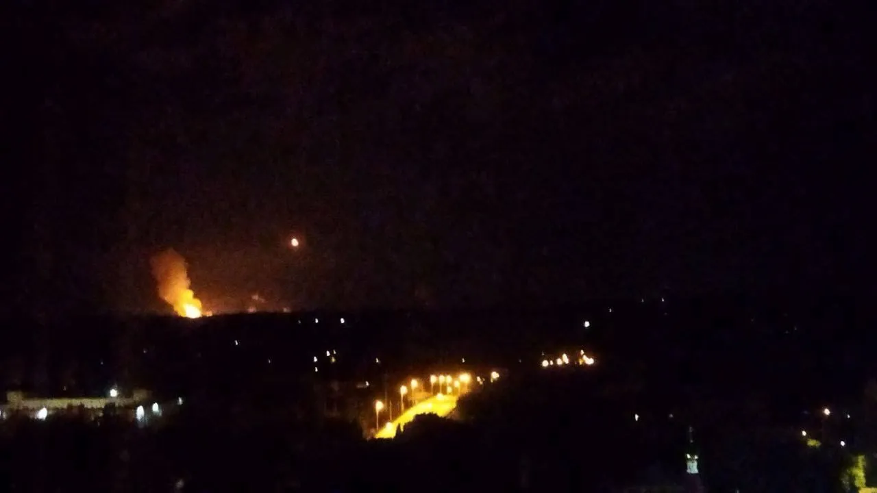 Взрывы в Луганске dqxikeidqxidqeant