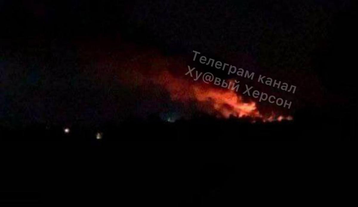 Взрыв и пожар в Херсоне ночью 15 июля