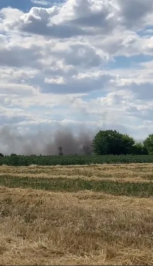 Украинские фермеры вынуждены собирать урожай под российскими обстрелами dqxikeidqxixqant