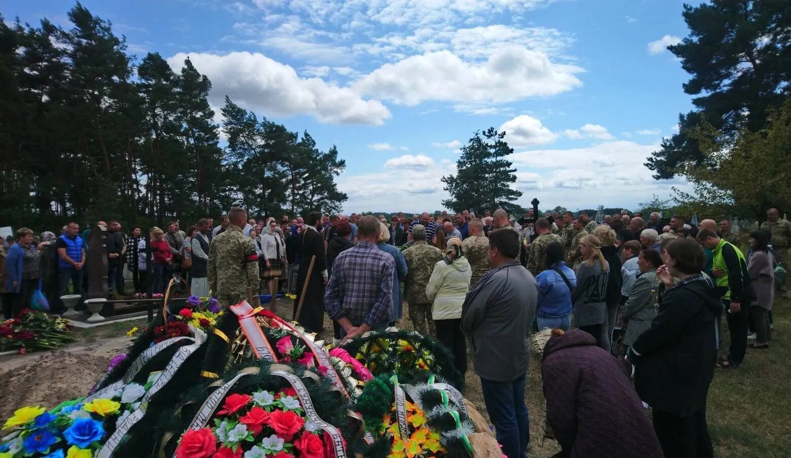 Попрощатися з Ольгою прийшло багато людей.