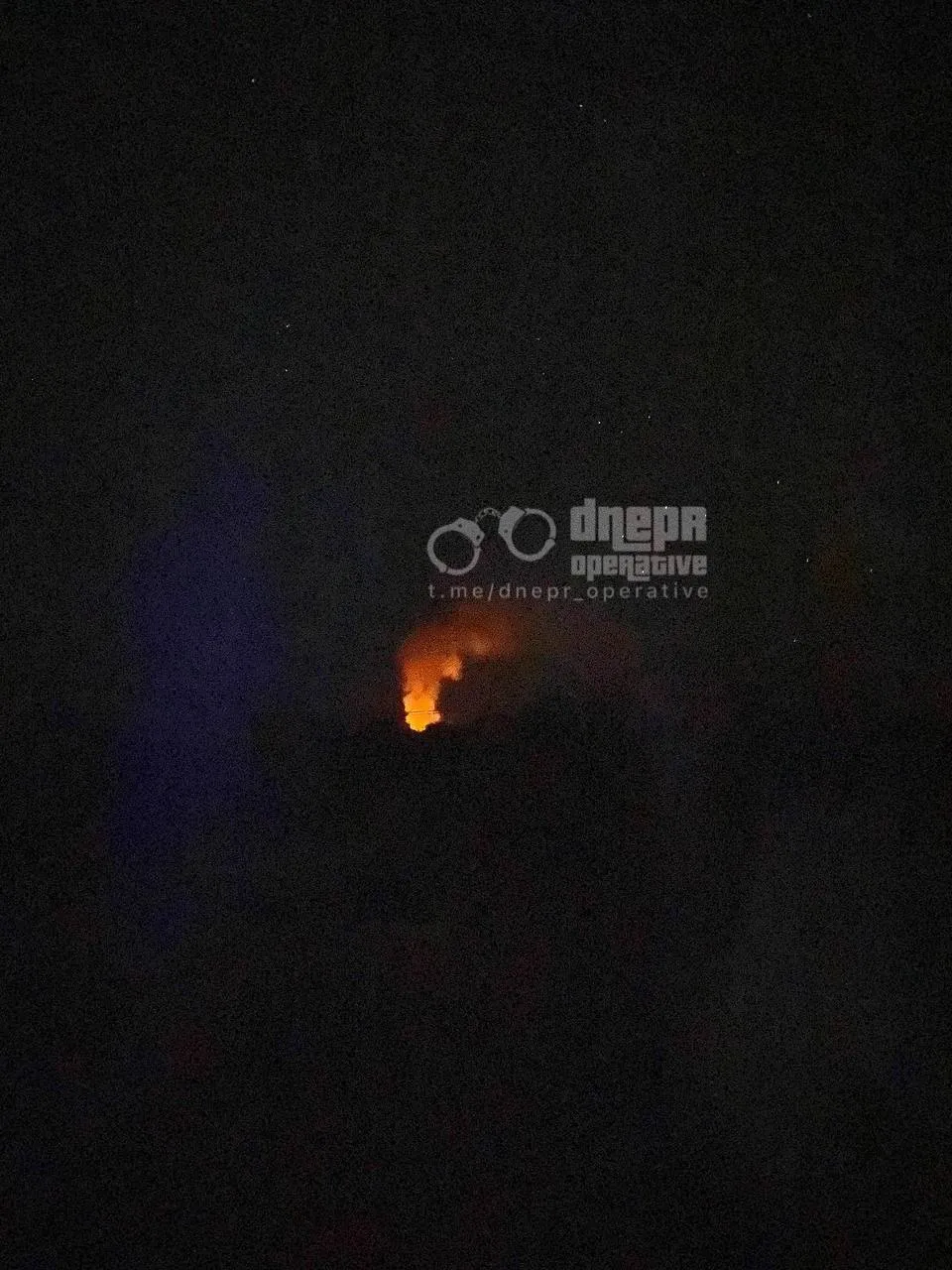 Російські війська вдарили ракетами по Дніпру, почалася пожежа