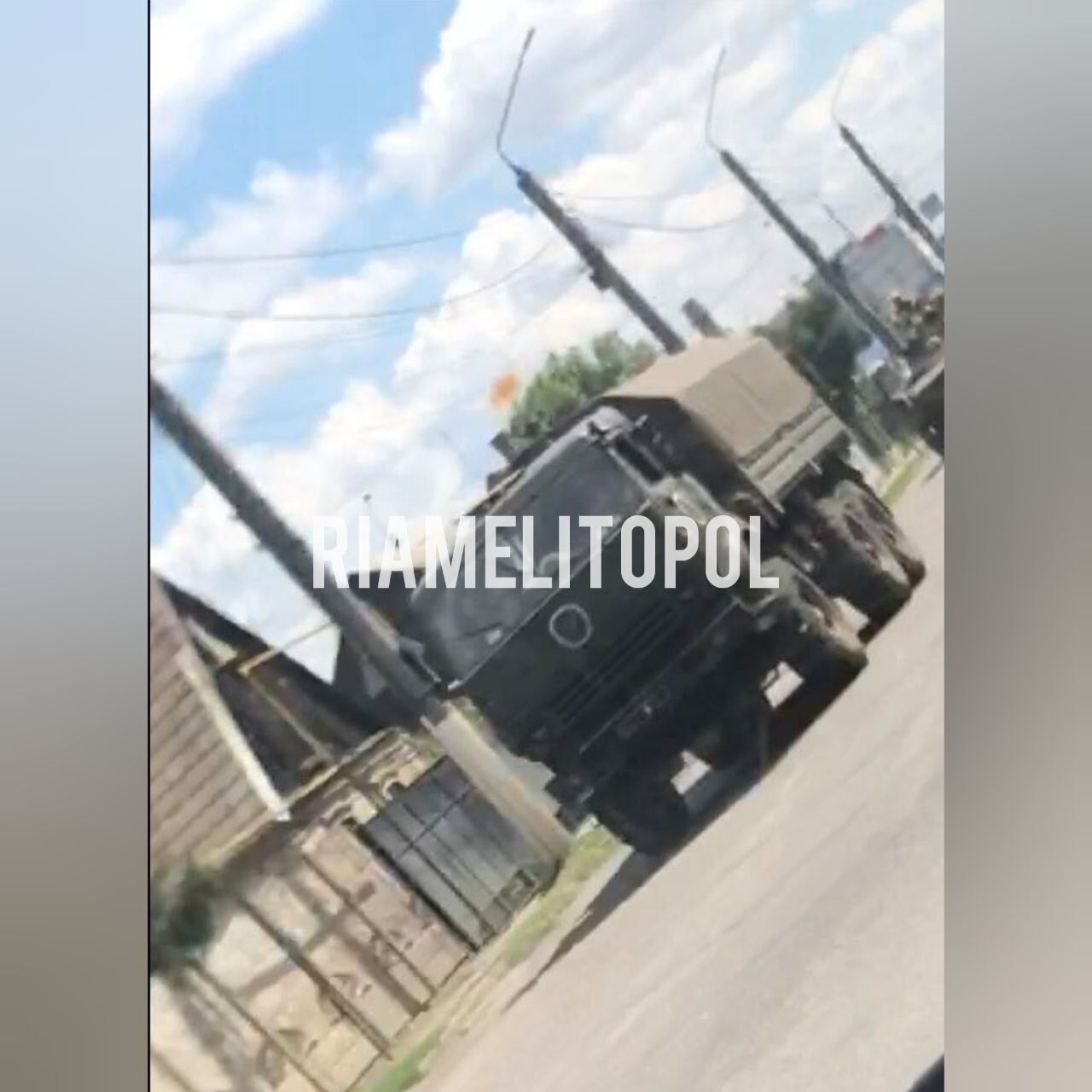 Окупанти переміщують техніку у напрямку Херсона