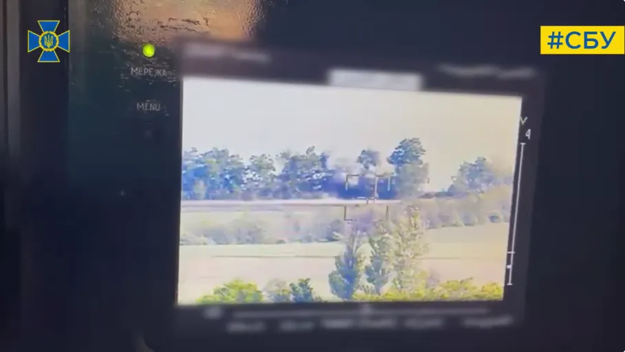 Захисники України нищать ворожу техніку та живу силу