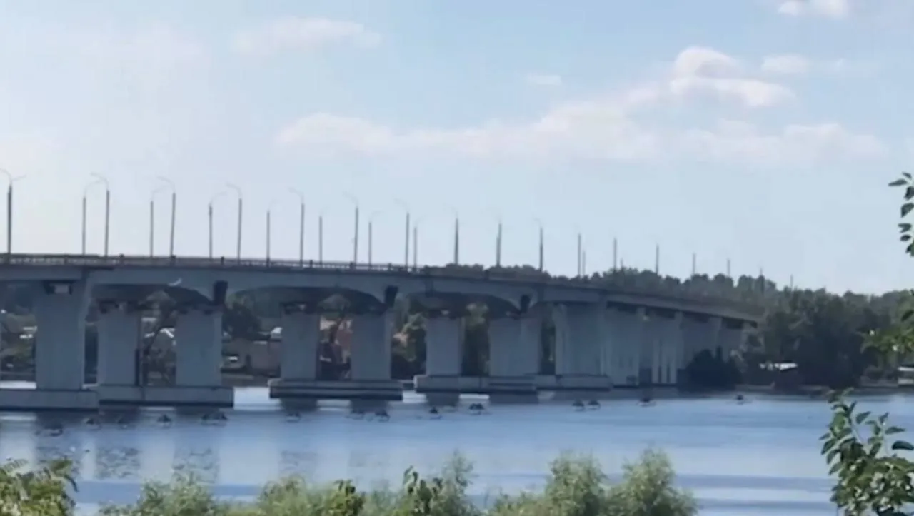 Окупанти намагаються захистити Антонівський міст від ударів ЗСУ dqxikeidqxidqeant