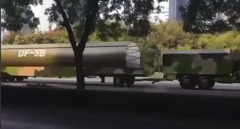 У Китаї зняли переміщення міжконтинентальних ракет. dqxikeidqxidqeant