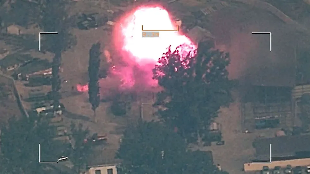 Азербайджан уничтожает позиции незаконных формирований в Нагорном Карабахе. dqxikeidqxidqrant