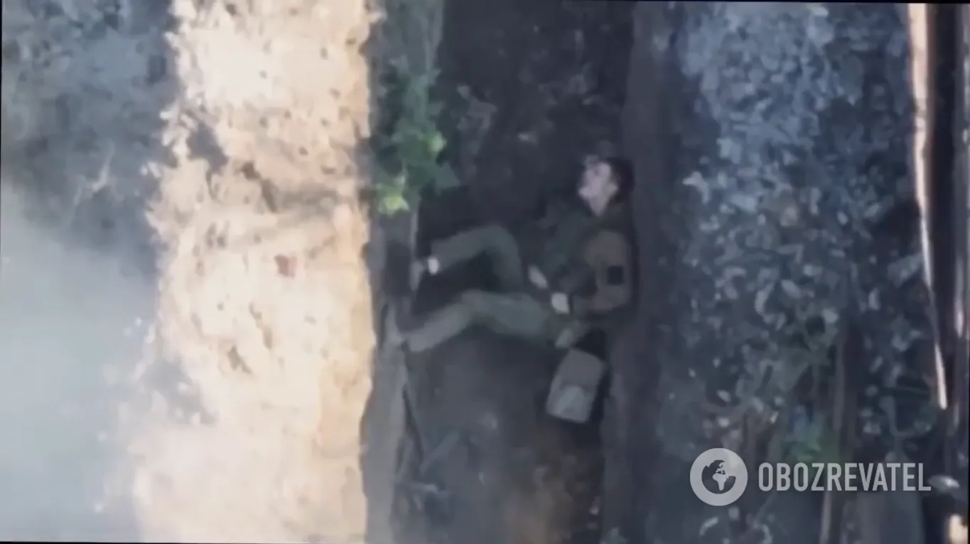 Захватчик упал на землю