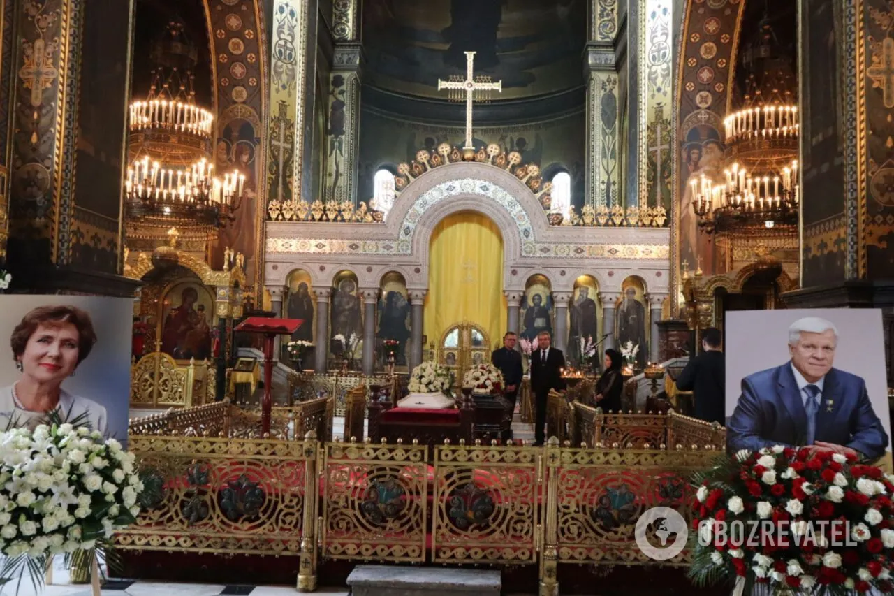 Церемонія прощання з Вадатурськими