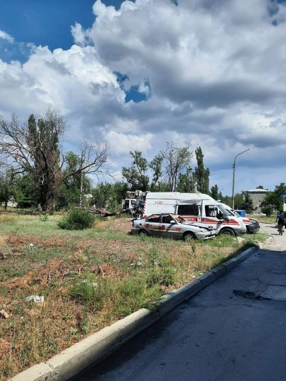 Последствия ударов РФ по населенным пунктам на границе Луганской и Донецкой областей dqxikeidqxidqrant