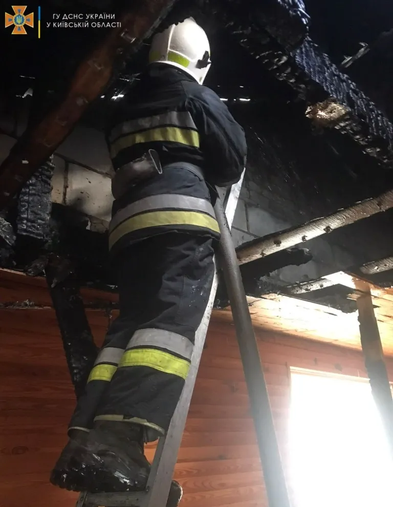 Спасатели оперативно потушили пожар. dqxikeidqxidqrant