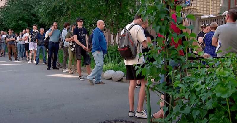 Украинские солдаты, отправка на фронт, отправка на передовую, мобилизация в Украине, юристы о мобилизации dqxikeidqxidqrant