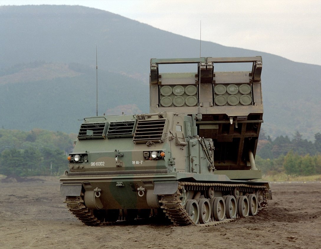 MLRS M270A1, M270, фото M270 dqxikeidqxiqrkant