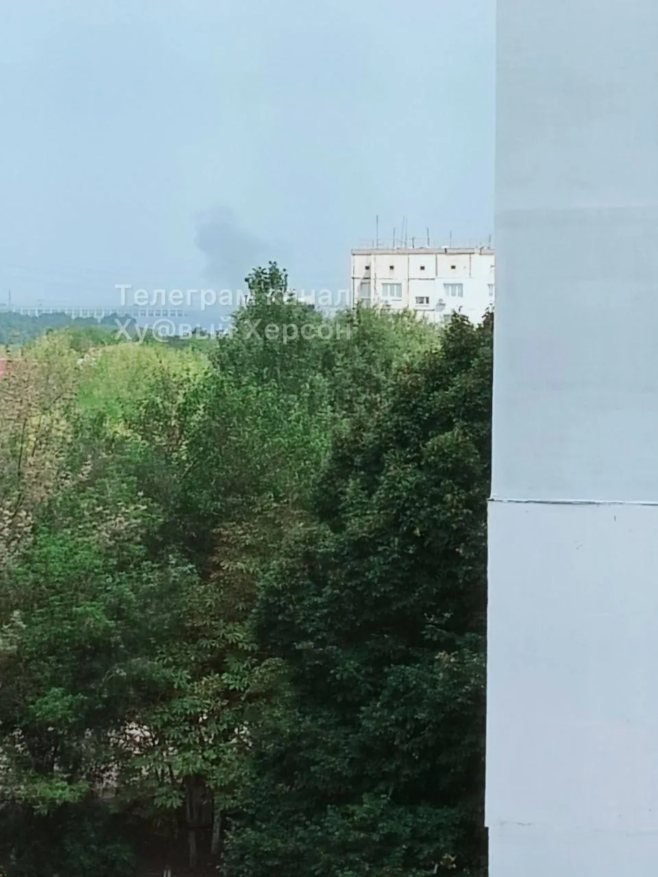 Дим у небі після вибуху dqxikeidqxidqrant