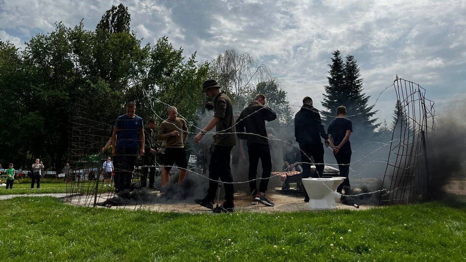 Організатори акції влаштували перформанс із візуальними та аудіоефектами