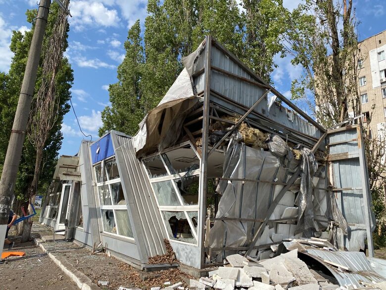 Наслідки обстрілів Миколаєва: росіяни завдали ударів 6 ракетами РСЗВ Смерч, - Сєнкевич 03