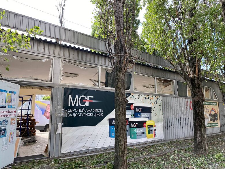 Наслідки обстрілів Миколаєва: росіяни завдали ударів 6 ракетами РСЗВ Смерч, - Сєнкевич 04