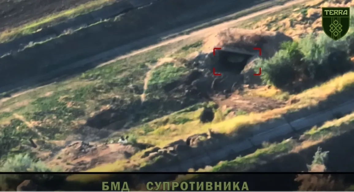 Украинские военные уничтожают российских оккупантов dqxikeidqxidqeant