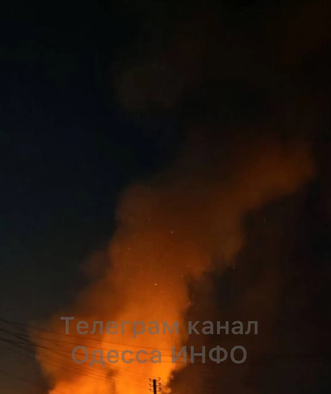 Пожежа внаслідок ракетного удару РФ по Одещині dqxikeidqxiqqdant