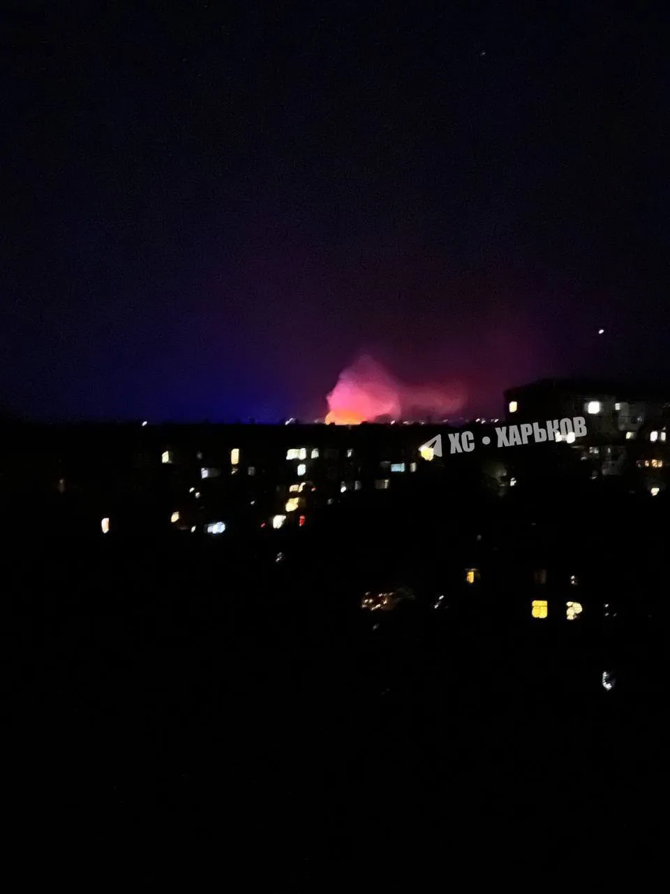 У небі видно заграву